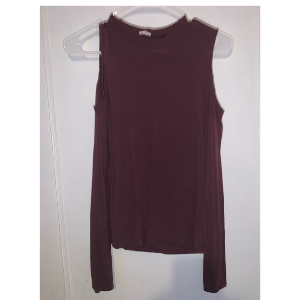 Garage maroon long sleeve that shows the sholder.